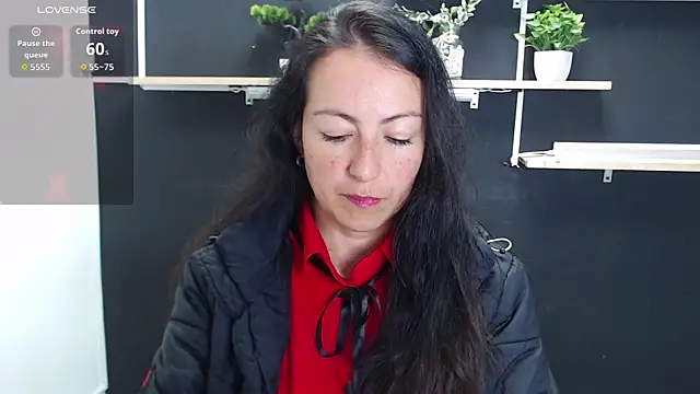 Lauryn Jones online show from 05-07-26, 05:51