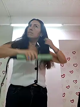 Lauryn Jones online show from 06-19-26, 05:39