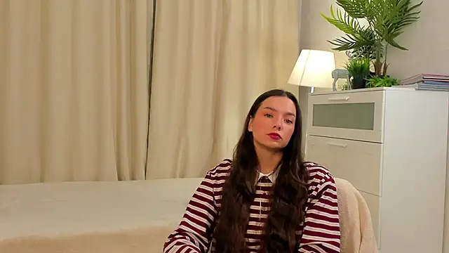 LupitaPicazo online show from 11-03-25, 01:23