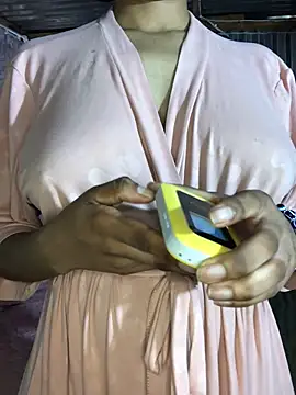 Snapshot of mcdeeXo chatting on 11-06-25, 08:26 mcdeeXo online show from 11-06-25, 08:26