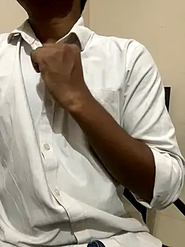 Snapshot of helicoptershow chatting on 10-31-25, 07:37 helicoptershow online show from 10-31-25, 07:37