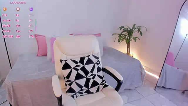 Snapshot of _Hanna_Williams_ chatting on 03-23-26, 08:57 Hanna Williams online show from 03-23-26, 08:57