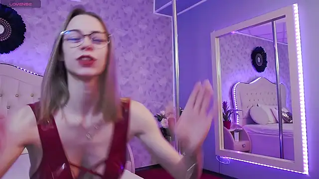 GracieCute online show from 01-10-25, 04:12