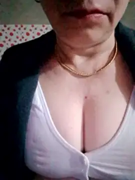 small-house123 online show from 02-07-26, 10:57