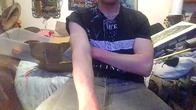 Snapshot of jigglethaypussi chatting on 03-03-26, 01:56 jigglethaypussi online show from 03-03-26, 01:56