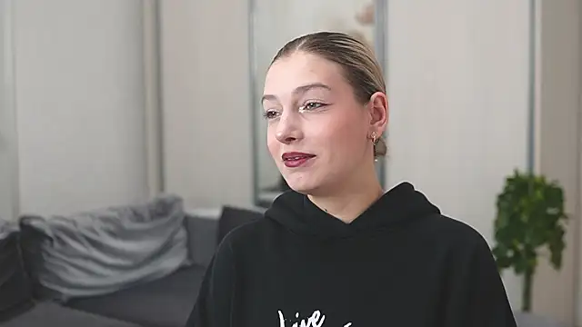 Snapshot of BlushVenom chatting on 11-07-25, 05:13 BlushVenom online show from 11-07-25, 05:13