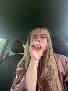 Snapshot of LisaFreierxx chatting on 05-05-26, 02:14 LisaFreierxx online show from 05-05-26, 02:14