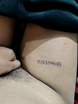 Snapshot of mahikumari878 chatting on 11-05-25, 08:03 mahikumari878 online show from 11-05-25, 08:03