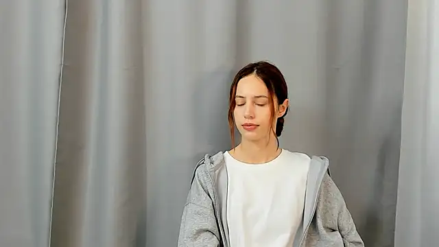 KylieVrable online show from 11-03-25, 06:25