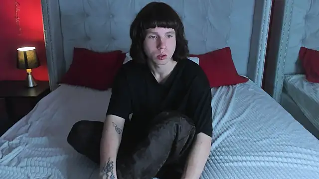 CutieKai  online show from 11-02-25, 09:06