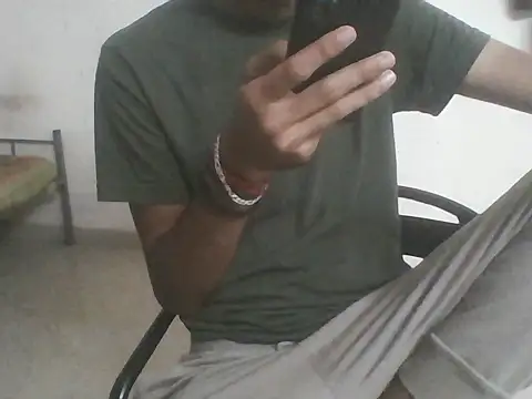 Snapshot of Bull_Dick_69 chatting on 05-06-26, 01:14 Bull Dick 69 online show from 05-06-26, 01:14