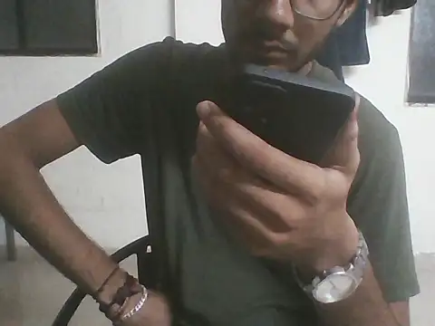 Snapshot of Bull_Dick_69 chatting on 05-06-26, 05:07 Bull Dick 69 online show from 05-06-26, 05:07