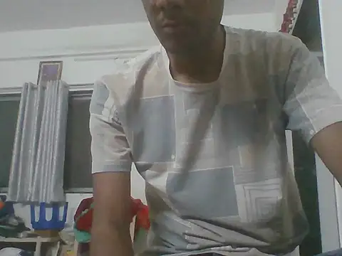 Snapshot of Bull_Dick_69 chatting on 05-13-26, 06:27 Bull Dick 69 online show from 05-13-26, 06:27