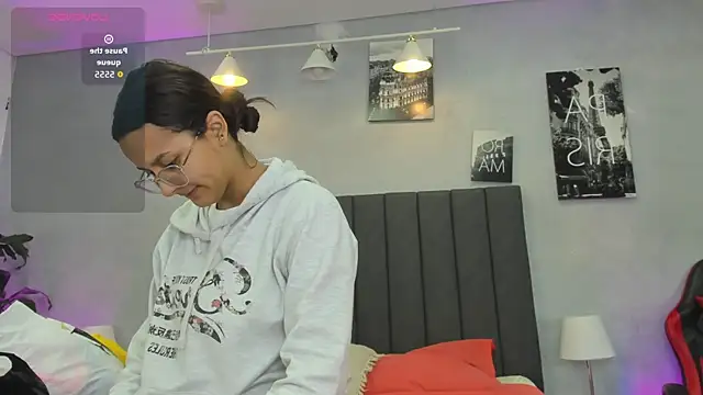 kendra london online show from 06-18-26, 11:25