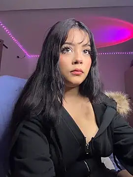 EmillieX online show from 02-09-26, 12:14