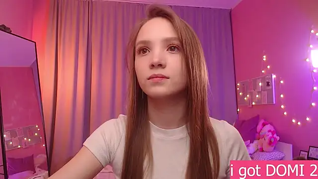 Adria Arjona online show from 05-20-26, 07:36