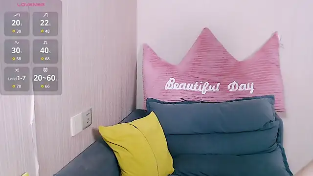 Snapshot of Sinicoco chatting on 02-10-26, 11:36 Sinicoco online show from 02-10-26, 11:36