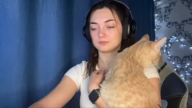 TwotyBright online show from 12-18-25, 06:08