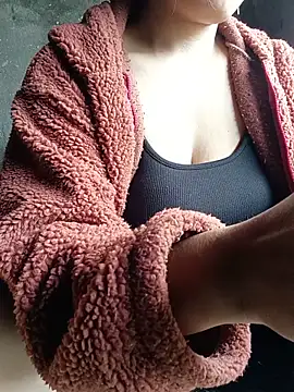 Sara pusyy online show from 06-17-26, 03:20