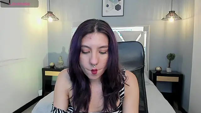 zoe-moreau online show from 03-02-26, 08:26