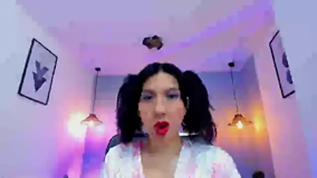 Snapshot of zoe-moreau chatting on 04-07-26, 07:25 zoe-moreau online show from 04-07-26, 07:25
