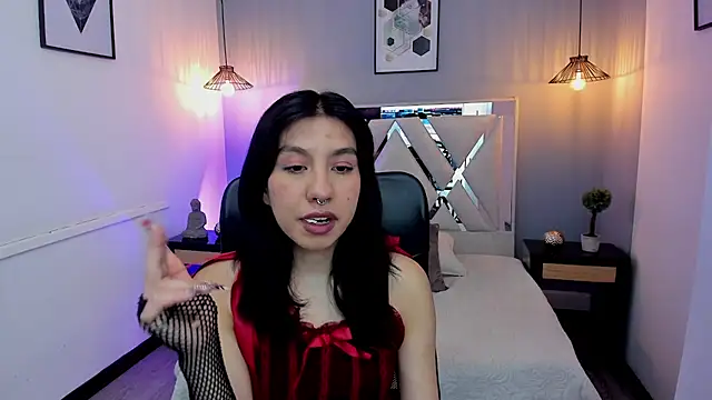 Snapshot of zoe-moreau chatting on 04-11-26, 07:18 zoe-moreau online show from 04-11-26, 07:18