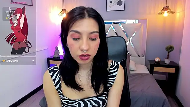 Snapshot of zoe-moreau chatting on 04-17-26, 07:28 zoe-moreau online show from 04-17-26, 07:28