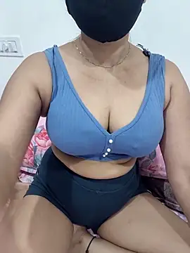 Snapshot of Aarti909090 chatting on 05-15-26, 05:31 Aarti909090 online show from 05-15-26, 05:31