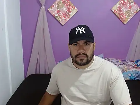 Snapshot of Ramses_36 chatting on 12-18-25, 05:19 Ramses 36 online show from 12-18-25, 05:19