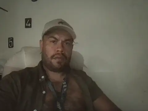 Snapshot of Ramses_36 chatting on 01-17-26, 02:49 Ramses 36 online show from 01-17-26, 02:49