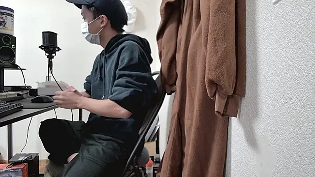 Snapshot of RYUTA_9911 chatting on 11-05-25, 03:28 RYUTA 9911 online show from 11-05-25, 03:28