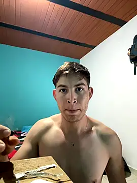 Snapshot of AlexanderBianchi2 chatting on 11-08-25, 01:00 AlexanderBianchi2 online show from 11-08-25, 01:00