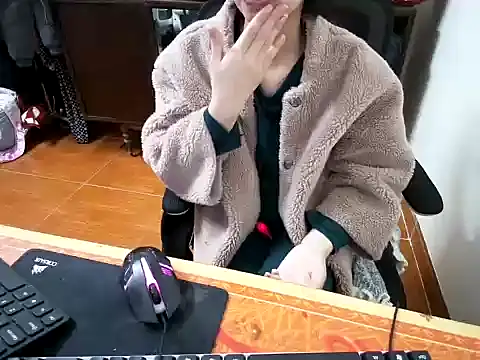 Snapshot of ---Lusi03--- chatting on 02-10-26, 03:27 ---Lusi03--- online show from 02-10-26, 03:27