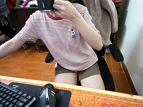 Snapshot of ---Lusi03--- chatting on 02-16-26, 03:52 ---Lusi03--- online show from 02-16-26, 03:52