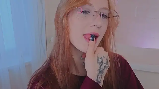 Snapshot of WICKEDEMBER chatting on 03-21-26, 01:43 WICKEDEMBER online show from 03-21-26, 01:43