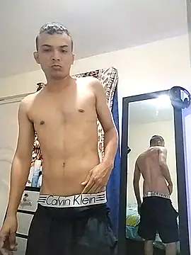 Snapshot of Luisadonis2015 chatting on 11-03-25, 07:37 Luisadonis2015 online show from 11-03-25, 07:37