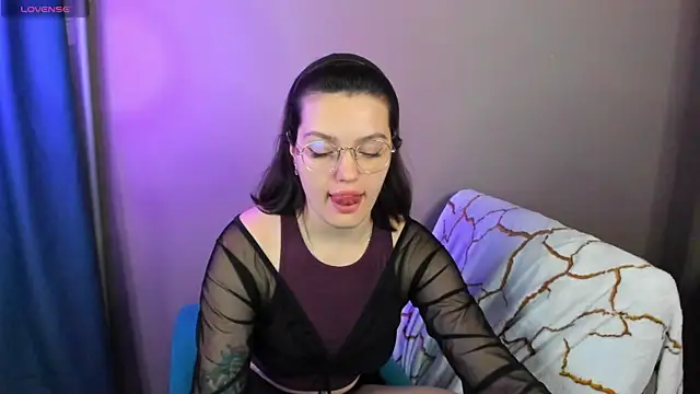 Karina Kellyy online show from 12-15-25, 03:44