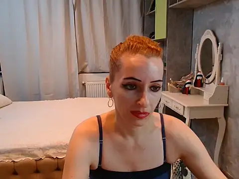 AnneDevrim online show from 11-12-25, 06:58