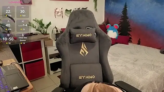 ScarletKitsunyaa online show from 11-04-25, 02:16