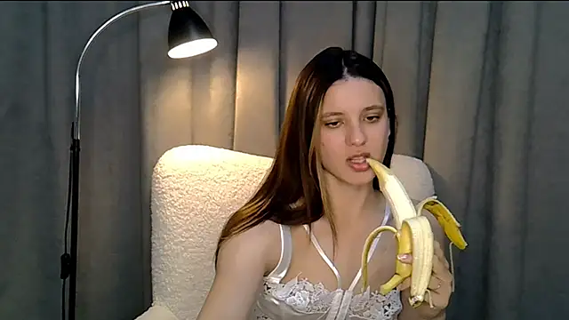 KiraHoney online show from 05-23-26, 07:18