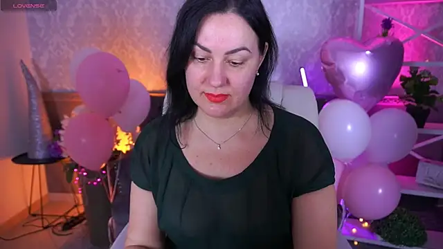 Snapshot of VelvetLuck chatting on 02-17-26, 02:57 VelvetLuck online show from 02-17-26, 02:57