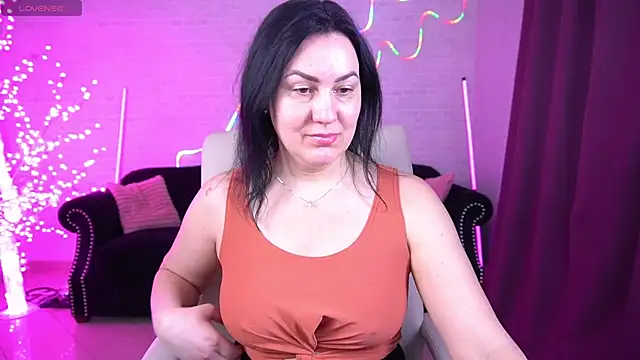 Snapshot of VelvetLuck chatting on 02-24-26, 07:06 VelvetLuck online show from 02-24-26, 07:06