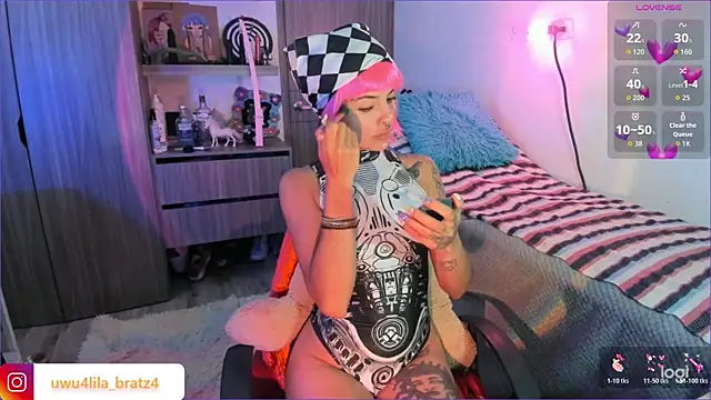 Snapshot of Lila_bratzz chatting on 04-14-26, 01:11 Lila bratzz online show from 04-14-26, 01:11