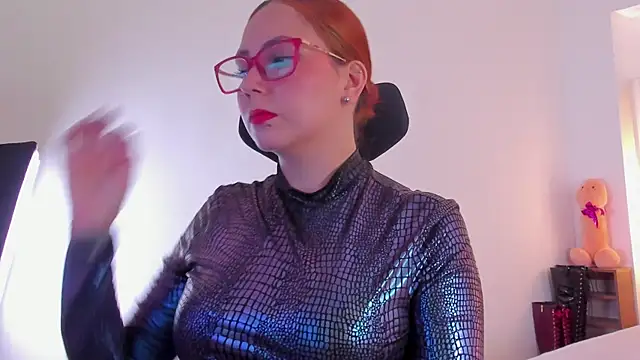 Snapshot of MistressErza chatting on 07-08-26, 03:16 MistressErza online show from 07-08-26, 03:16