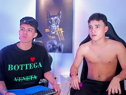 Snapshot of stiven_24cm chatting on 11-13-25, 02:32 stiven 24cm online show from 11-13-25, 02:32