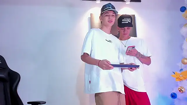 Snapshot of stiven_24cm chatting on 12-05-25, 06:11 stiven 24cm online show from 12-05-25, 06:11