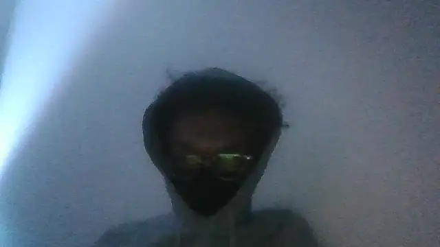 Snapshot of SpacedDozen chatting on 11-05-25, 06:13 SpacedDozen online show from 11-05-25, 06:13