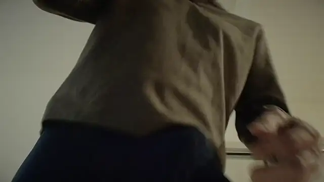 Snapshot of centerfieldshow chatting on 11-14-25, 05:22 centerfieldshow online show from 11-14-25, 05:22