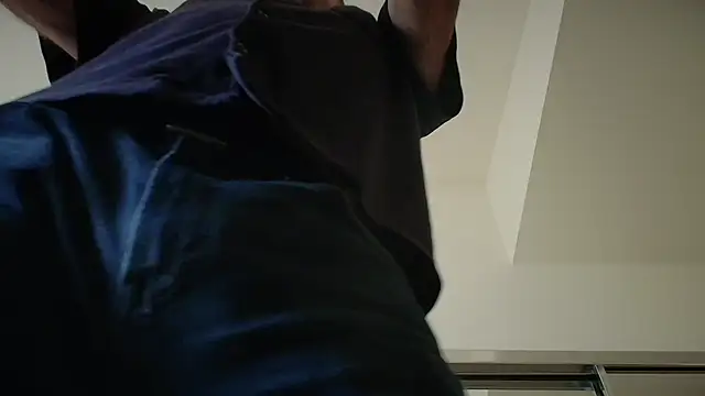 Snapshot of centerfieldshow chatting on 11-19-25, 09:15 centerfieldshow online show from 11-19-25, 09:15