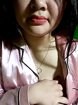 Bee-bgolden online show from 02-02-26, 01:59